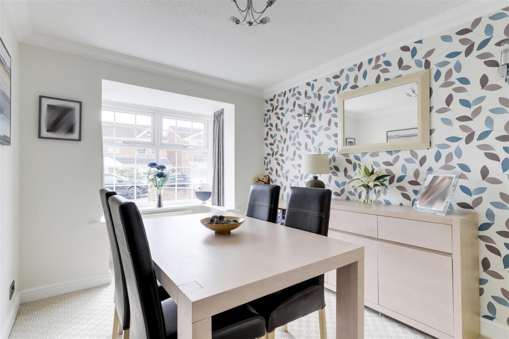 Larch Close, Arnold, Nottinghamshire, NG5 8SB