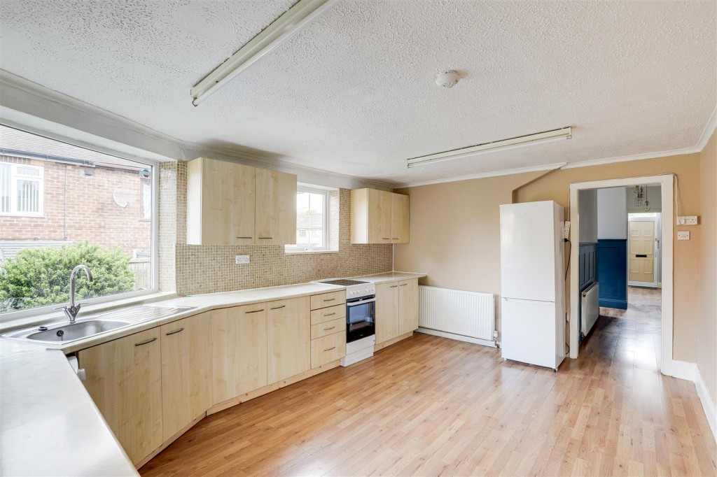 St. Albans Road, Bulwell, Nottingham, NG6 9JX