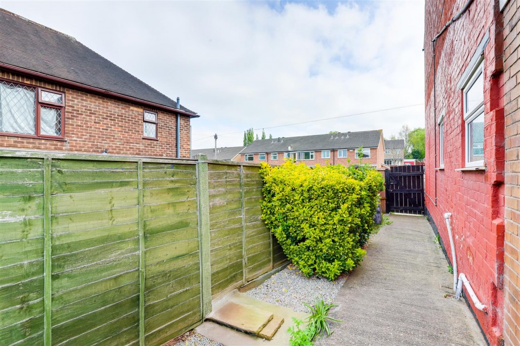 St. Albans Road, Bulwell, Nottingham, NG6 9JX