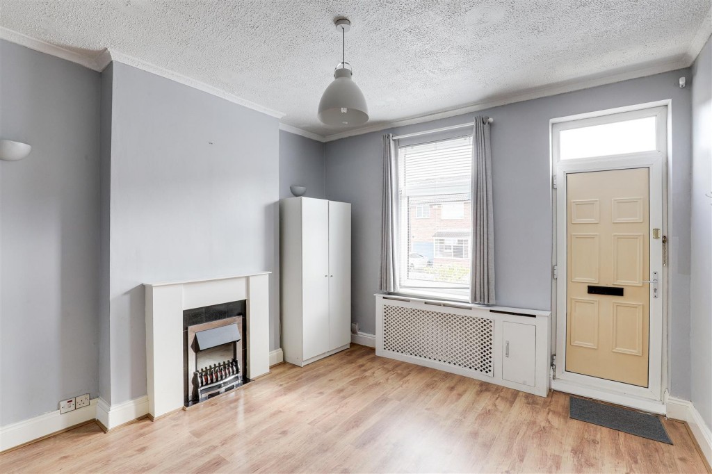 St. Albans Road, Bulwell, Nottingham, NG6 9JX