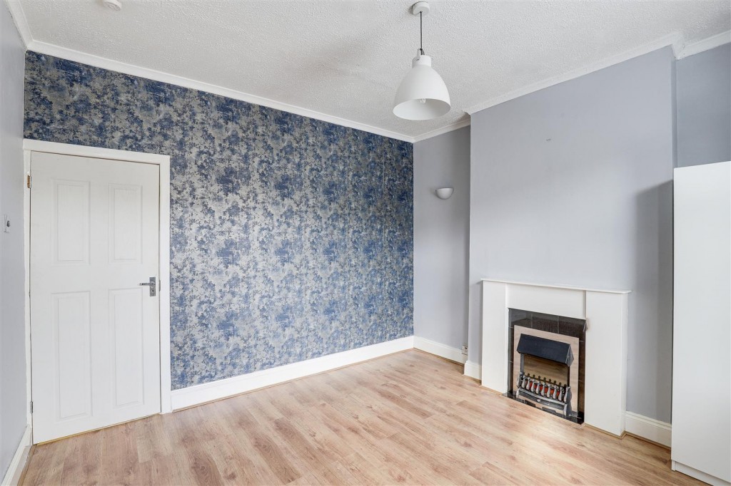 St. Albans Road, Bulwell, Nottingham, NG6 9JX