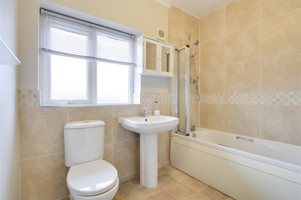 Rosecroft Drive, Daybrook, Nottinghamshire, NG5 6EH