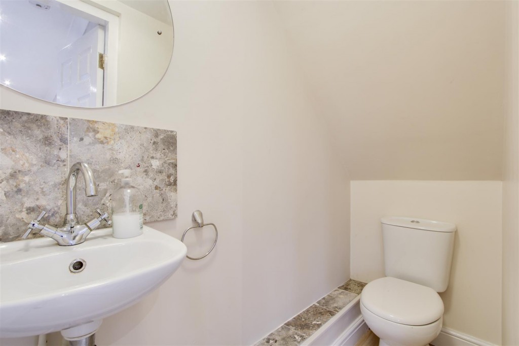 Rosecroft Drive, Daybrook, Nottinghamshire, NG5 6EH