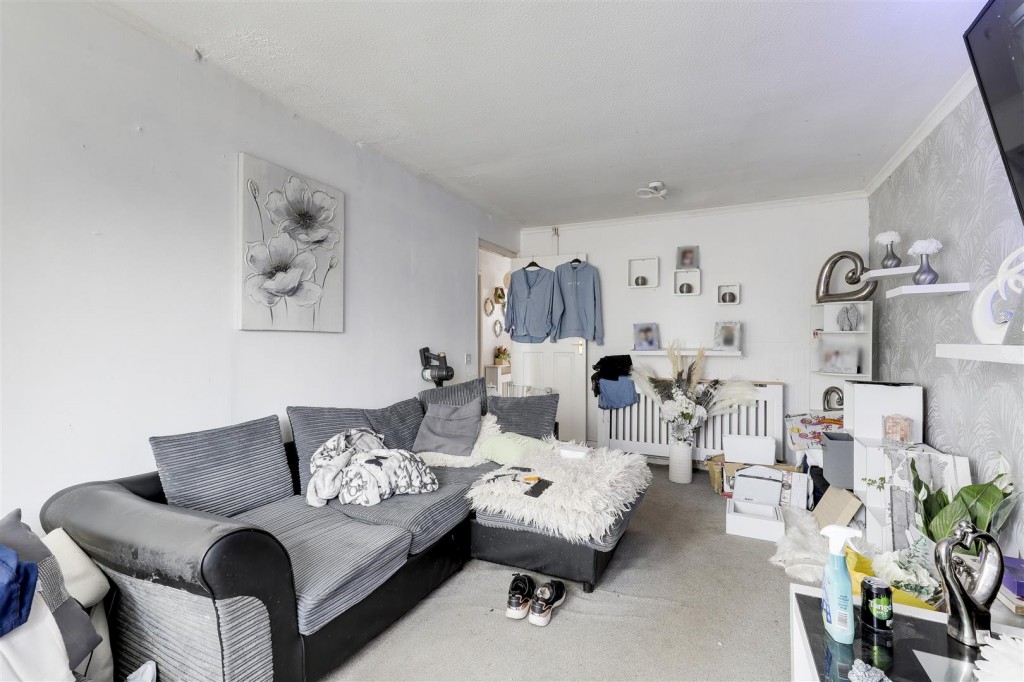 Duchess Gardens, Bulwell, Nottinghamshire, NG6 8JS