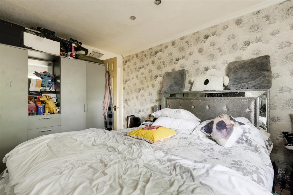 Duchess Gardens, Bulwell, Nottinghamshire, NG6 8JS