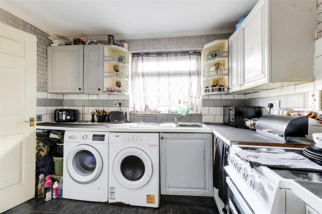 Duchess Gardens, Bulwell, Nottinghamshire, NG6 8JS