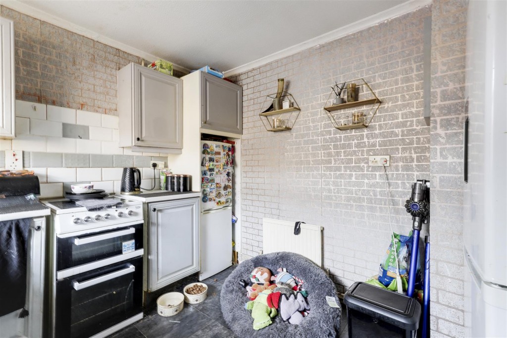 Duchess Gardens, Bulwell, Nottinghamshire, NG6 8JS