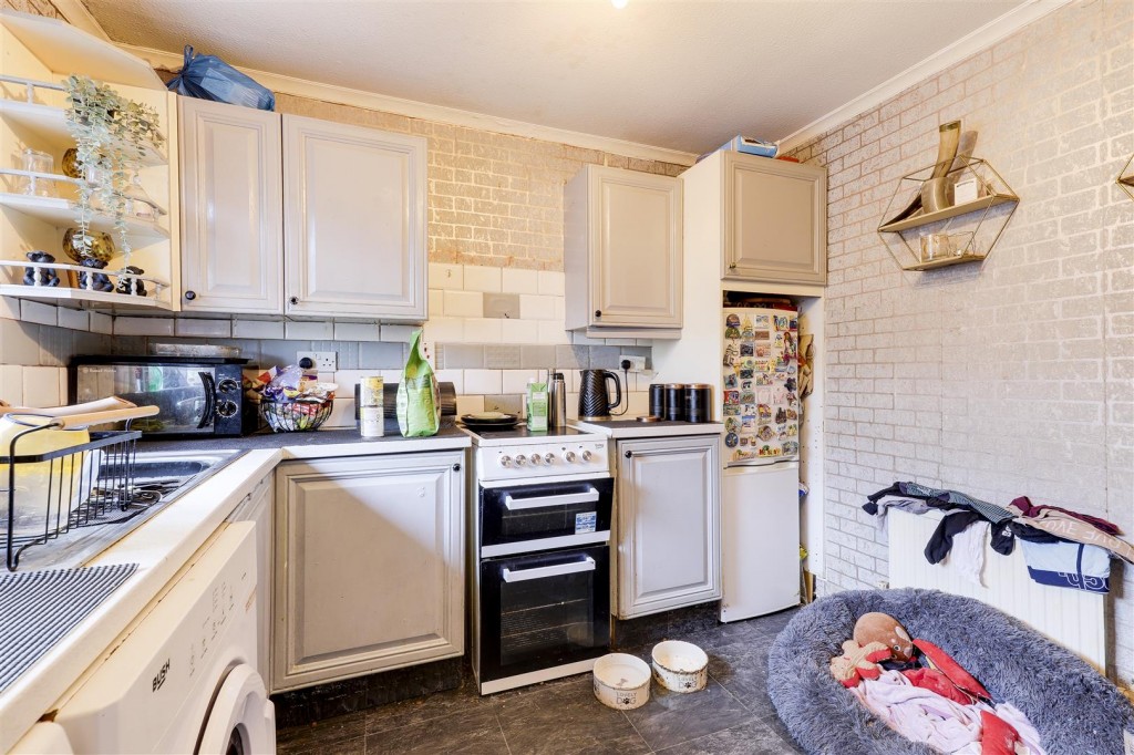 Duchess Gardens, Bulwell, Nottinghamshire, NG6 8JS