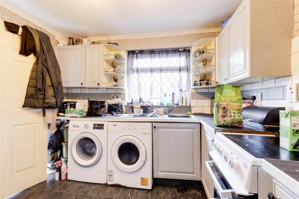 Duchess Gardens, Bulwell, Nottinghamshire, NG6 8JS