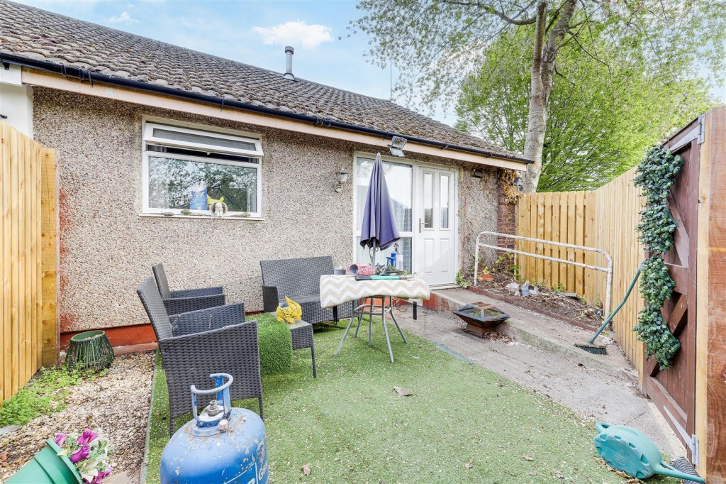 Duchess Gardens, Bulwell, Nottinghamshire, NG6 8JS