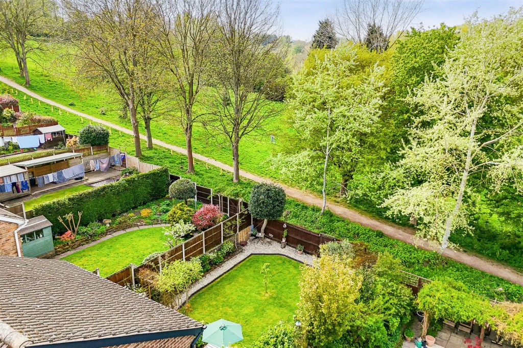 Gunthorpe Road, Gedling, Nottinghamshire, NG4 4JR