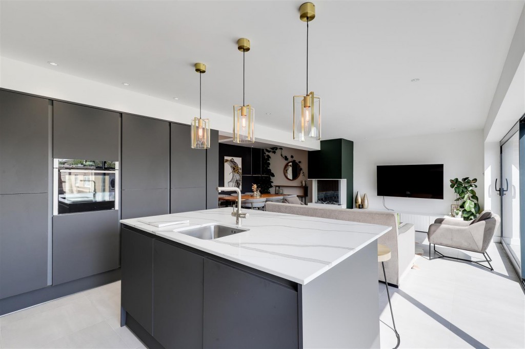 Morley Road, Mapperley, Nottinghamshire, NG3 6LL