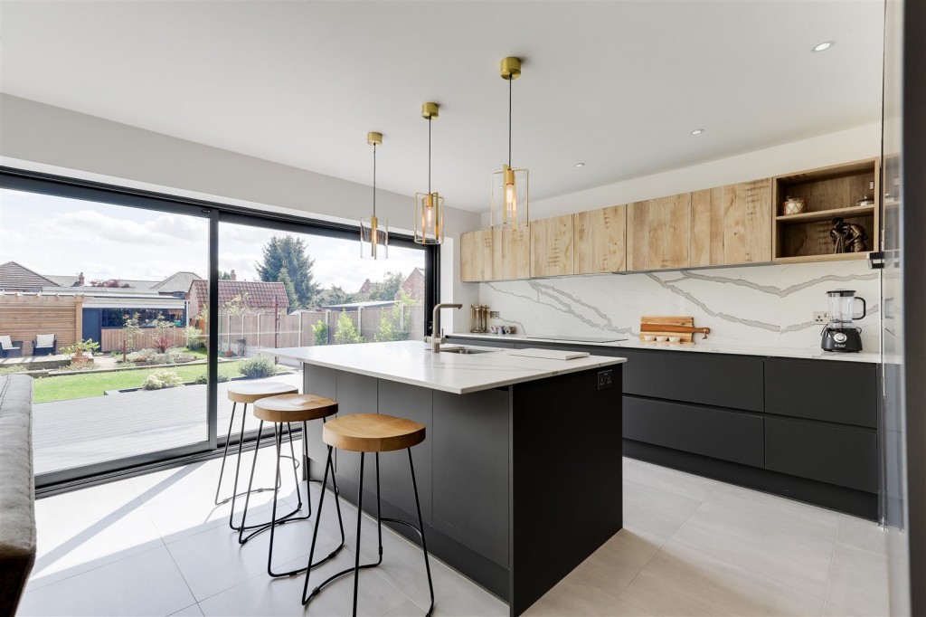 Morley Road, Mapperley, Nottinghamshire, NG3 6LL