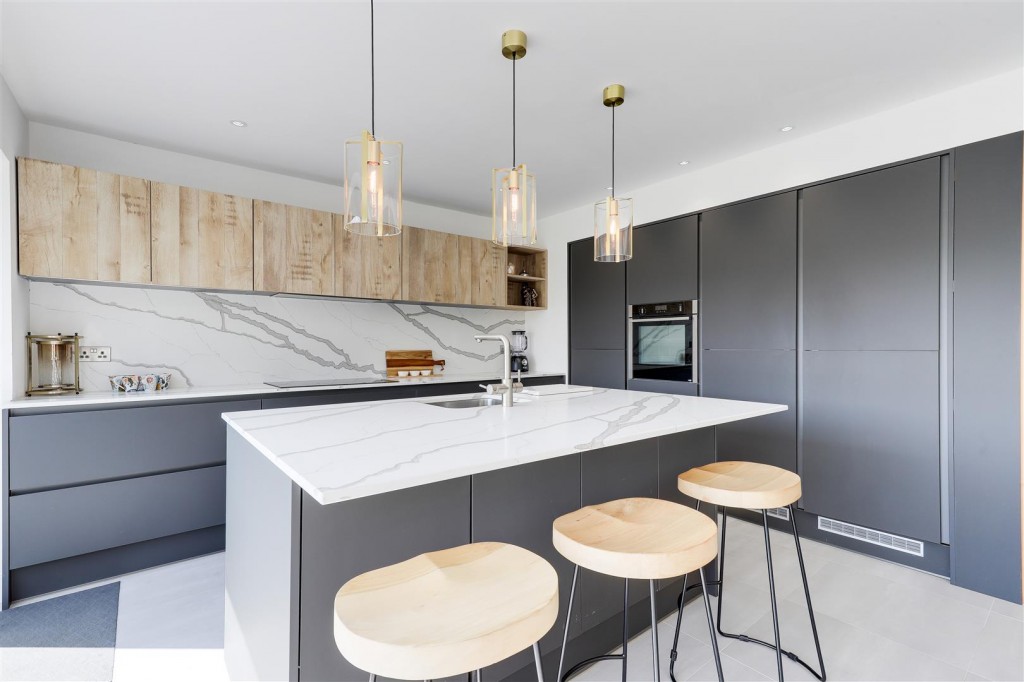 Morley Road, Mapperley, Nottinghamshire, NG3 6LL