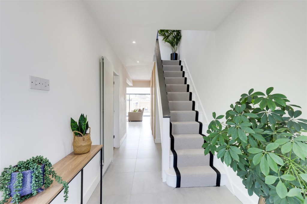 Morley Road, Mapperley, Nottinghamshire, NG3 6LL