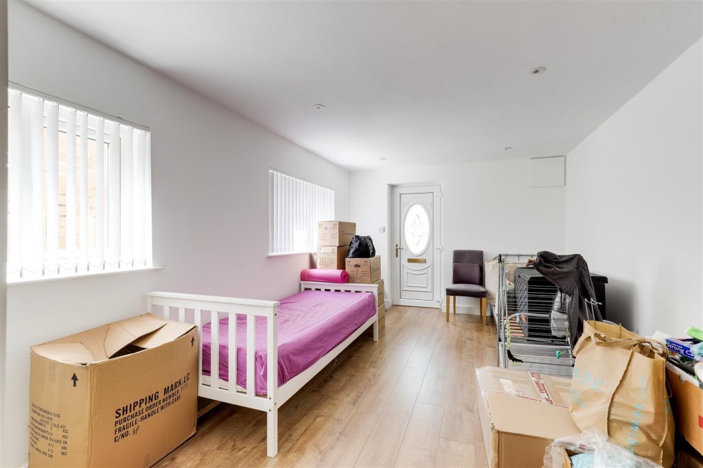 Morley Road, Mapperley, Nottinghamshire, NG3 6LL