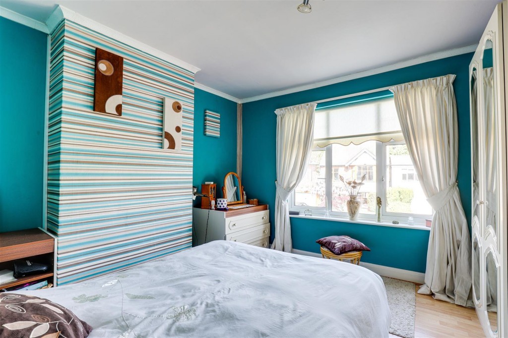 Manor Crescent, Carlton, Nottinghamshire, NG4 3BA