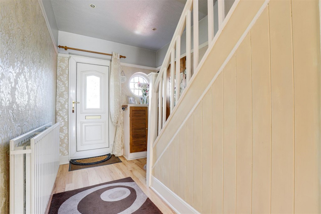 Manor Crescent, Carlton, Nottinghamshire, NG4 3BA