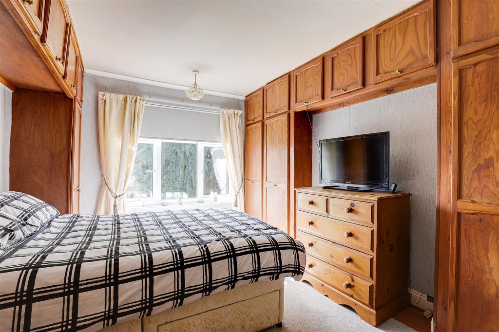 Manor Crescent, Carlton, Nottinghamshire, NG4 3BA