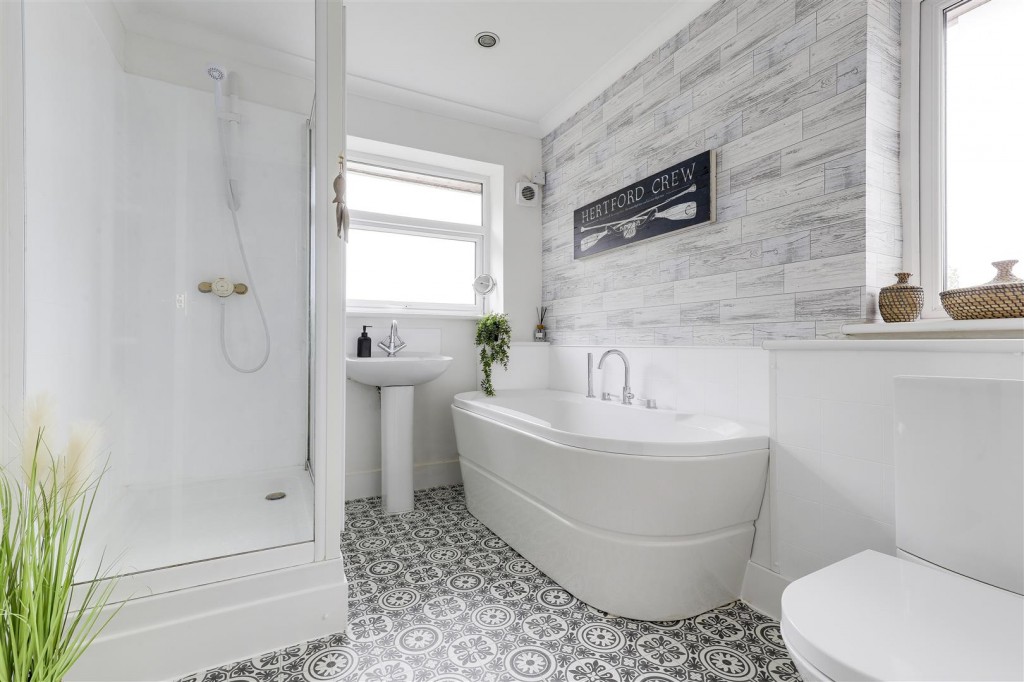 Whyburn Lane, Hucknall, Nottinghamshire, NG15 6QN