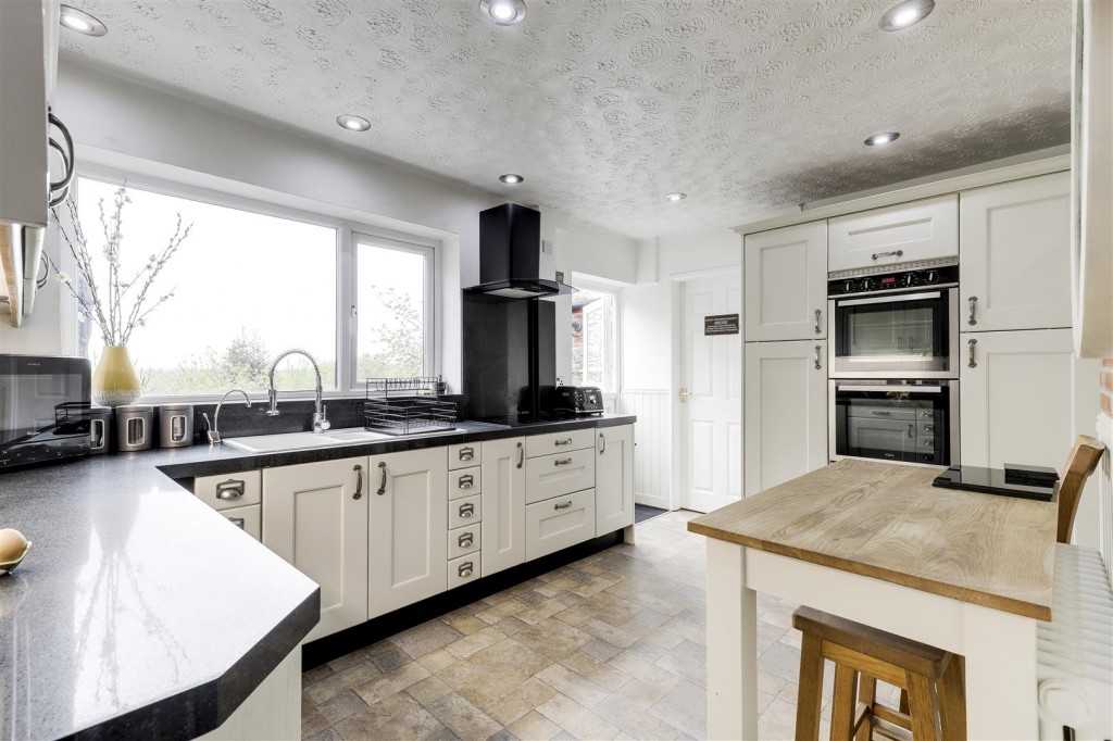 Whyburn Lane, Hucknall, Nottinghamshire, NG15 6QN