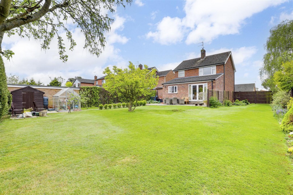 Lowlands Drive, Keyworth, Nottinghamshire, NG12 5HG