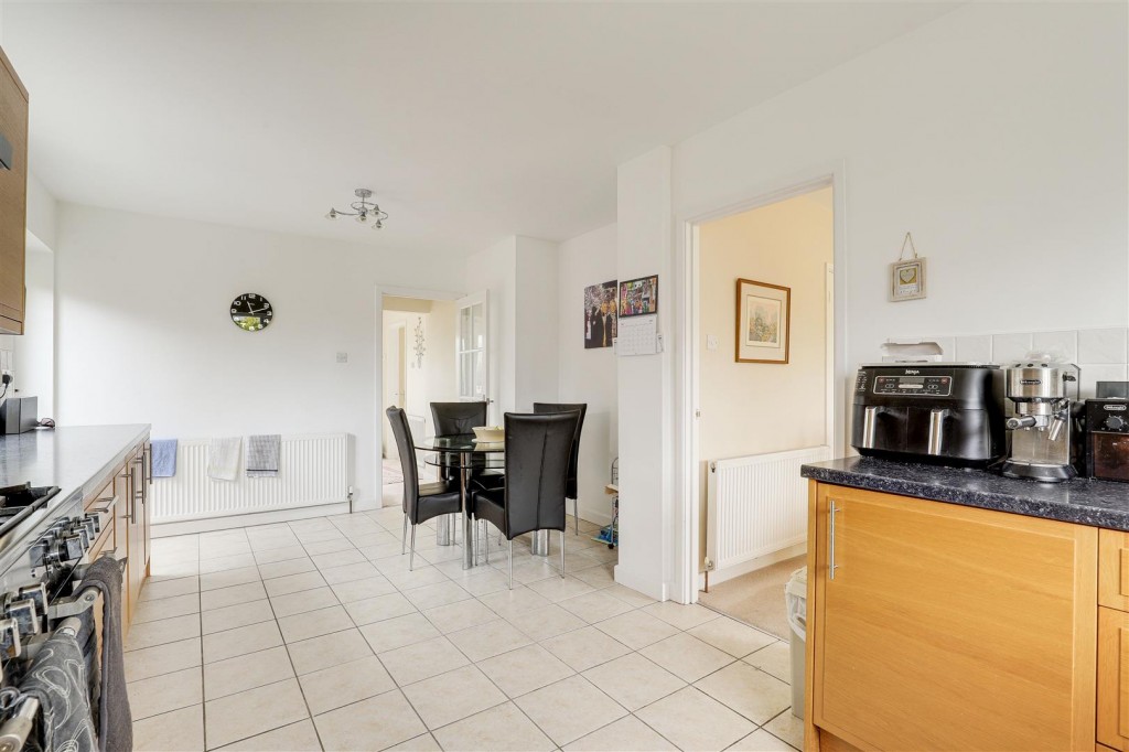 Lowlands Drive, Keyworth, Nottinghamshire, NG12 5HG