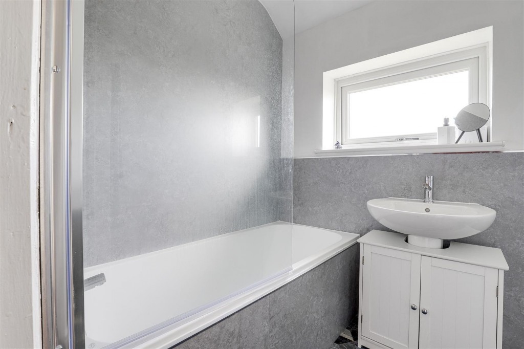 Campbell Drive, Carlton, Nottinghamshire, NG4 1RD