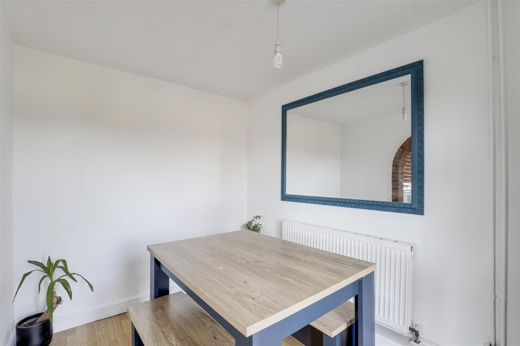 Campbell Drive, Carlton, Nottinghamshire, NG4 1RD