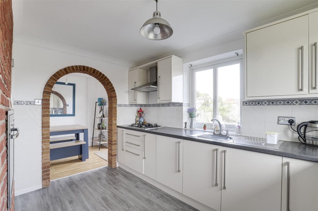 Campbell Drive, Carlton, Nottinghamshire, NG4 1RD