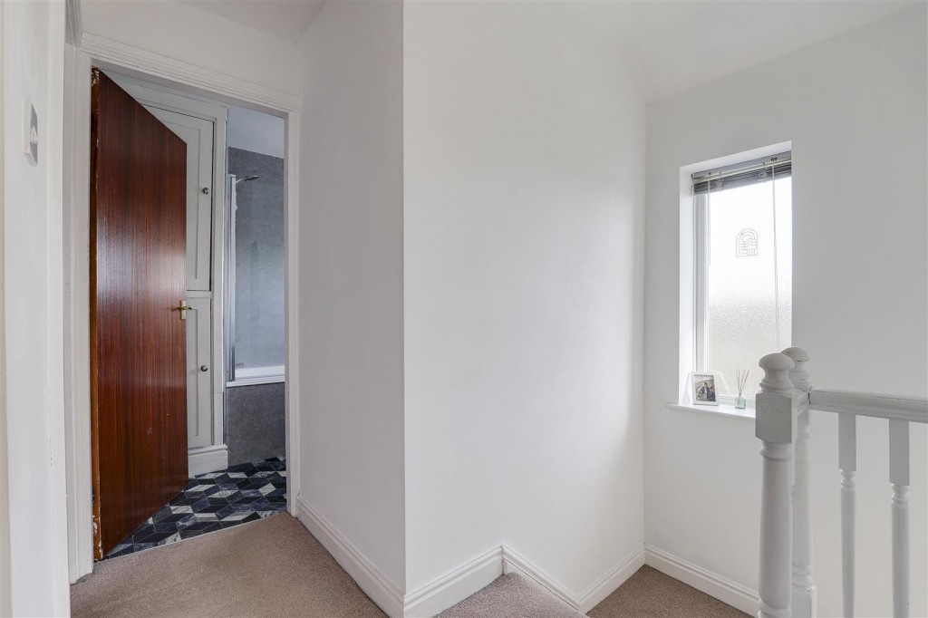 Campbell Drive, Carlton, Nottinghamshire, NG4 1RD