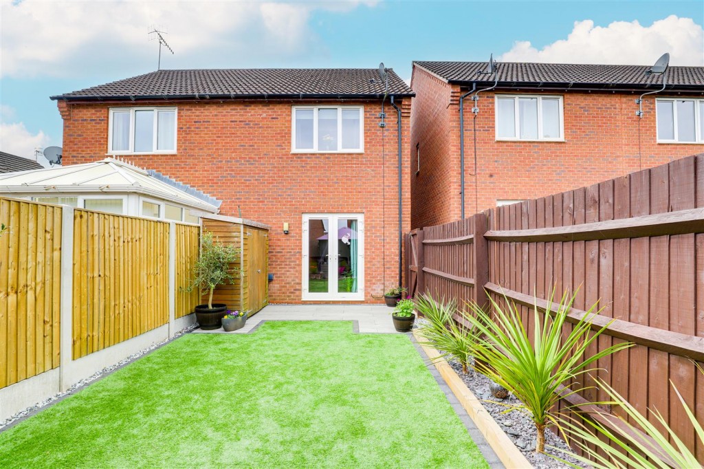 Minerva Grove, Hucknall, Nottinghamshire, NG15 8GW
