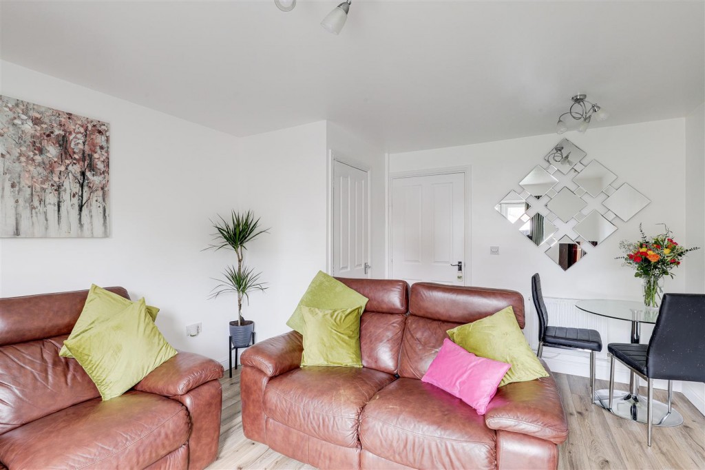 Minerva Grove, Hucknall, Nottinghamshire, NG15 8GW
