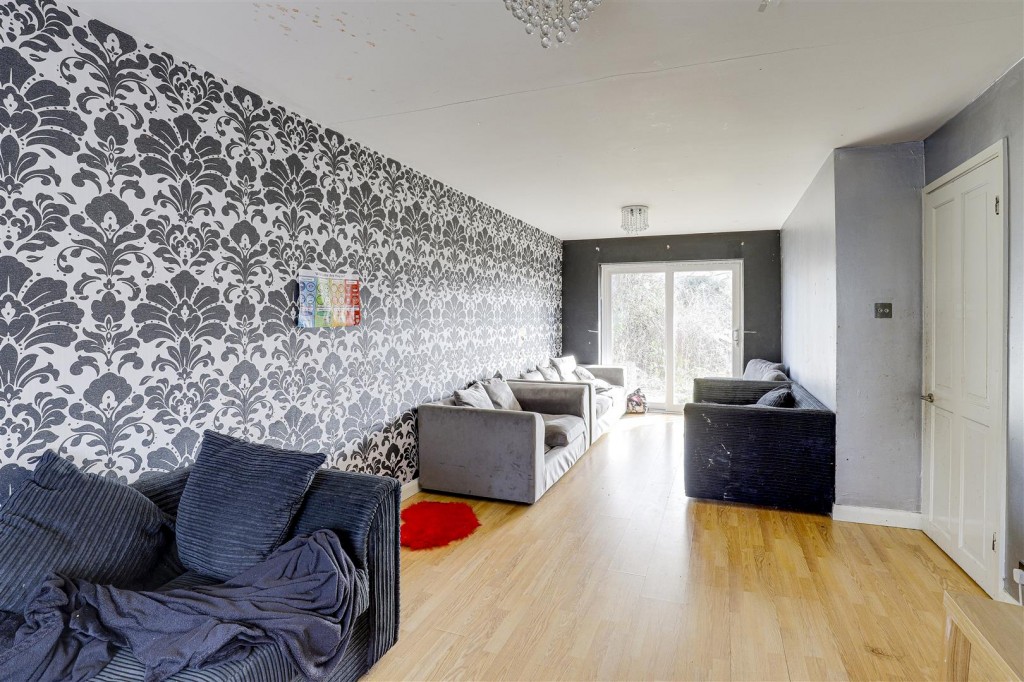 Pine Hill Close, Rise Park, Nottinghamshire, NG5 9DA