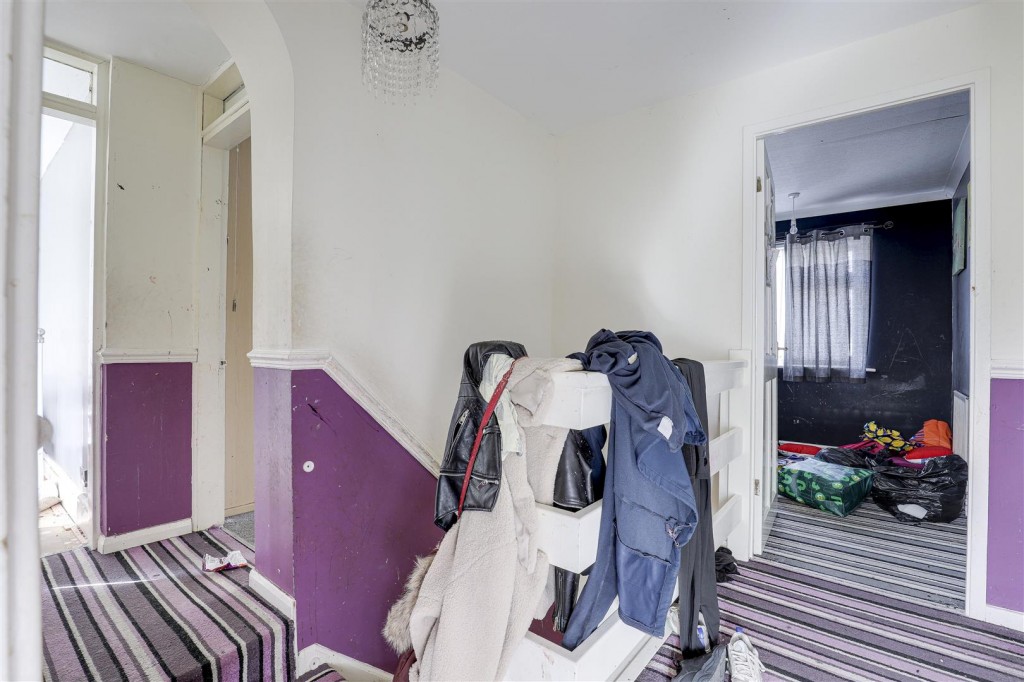 Pine Hill Close, Rise Park, Nottinghamshire, NG5 9DA