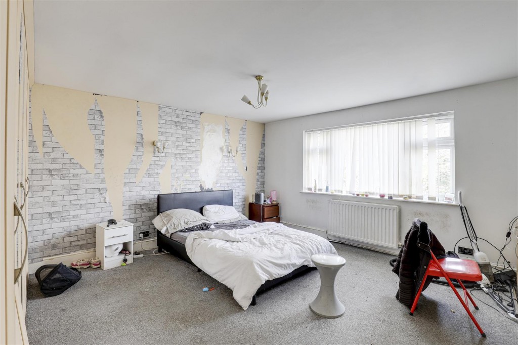 Pine Hill Close, Rise Park, Nottinghamshire, NG5 9DA