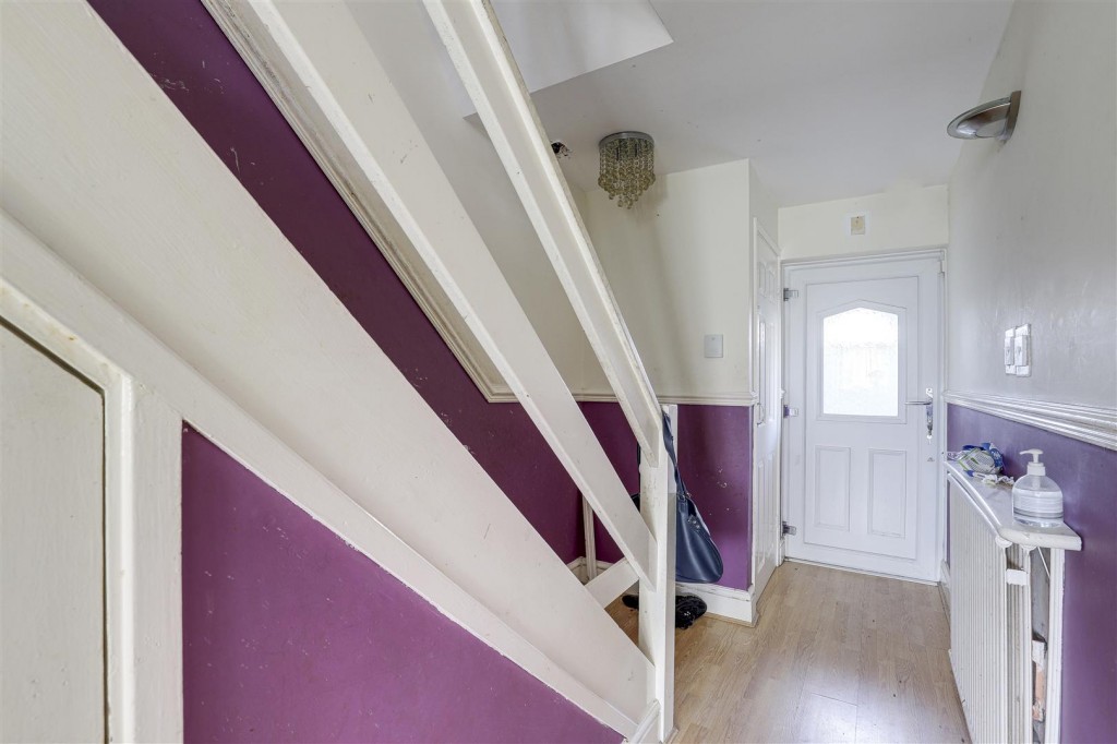 Pine Hill Close, Rise Park, Nottinghamshire, NG5 9DA