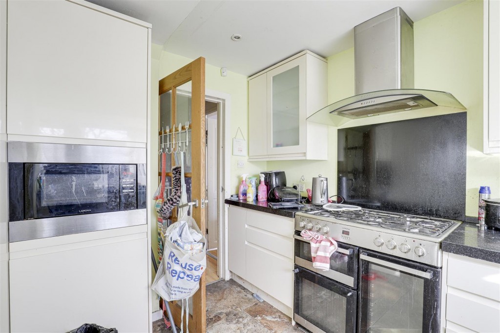 Pine Hill Close, Rise Park, Nottinghamshire, NG5 9DA