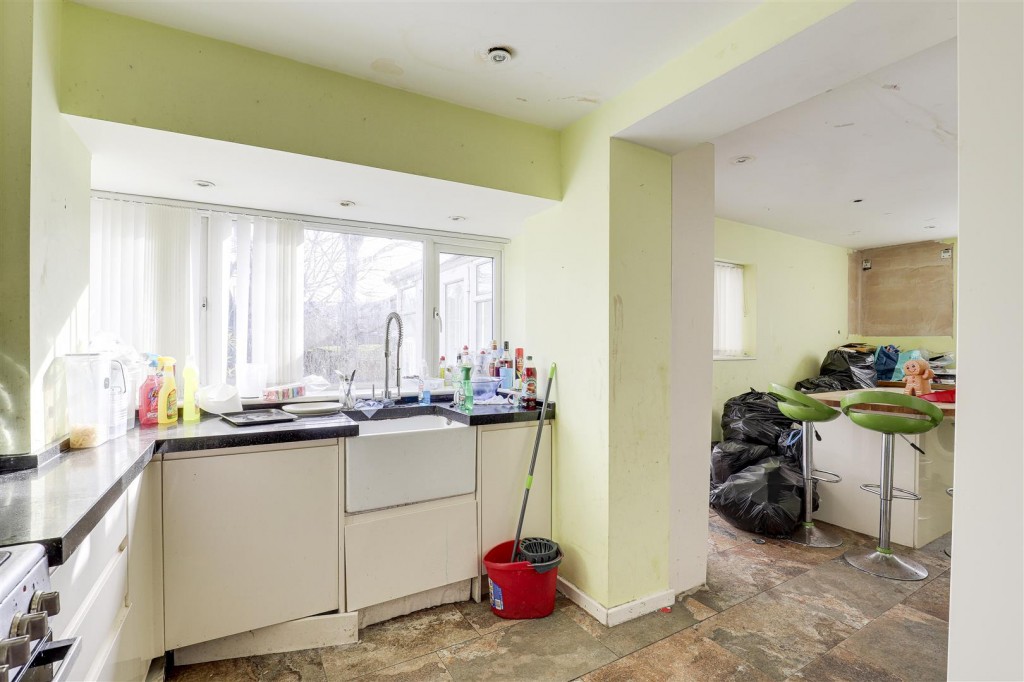 Pine Hill Close, Rise Park, Nottinghamshire, NG5 9DA