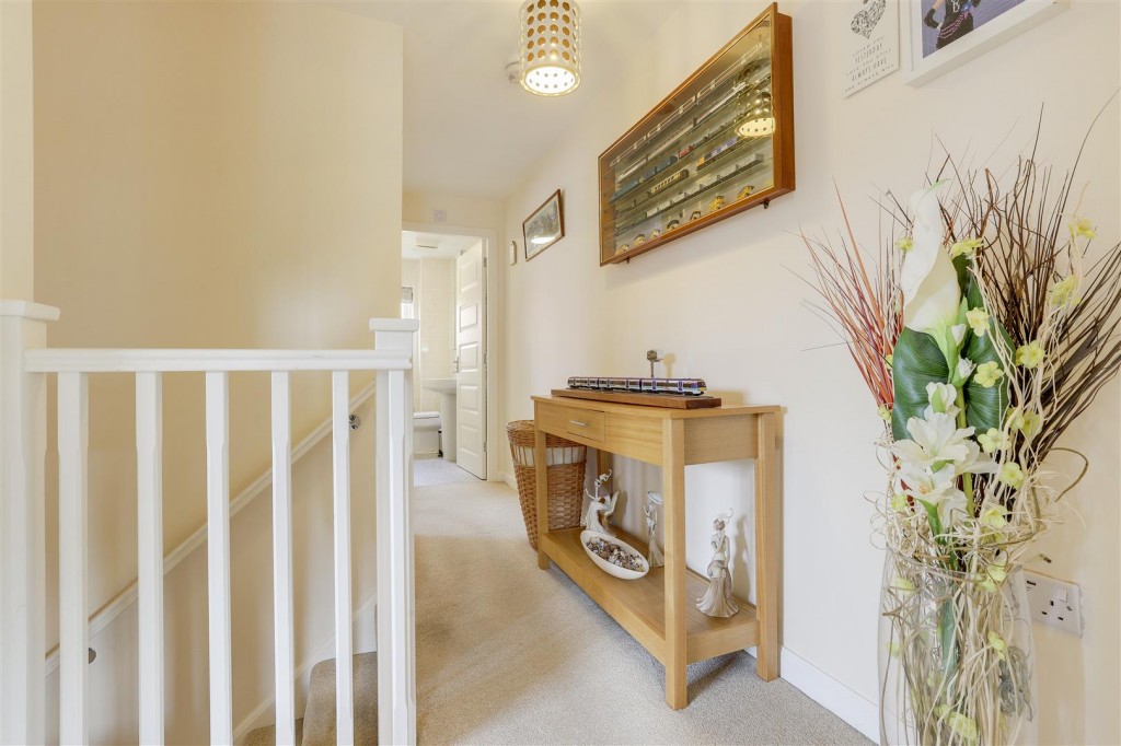 Mandeville Close, Hucknall, Nottinghamshire, NG15 8HQ