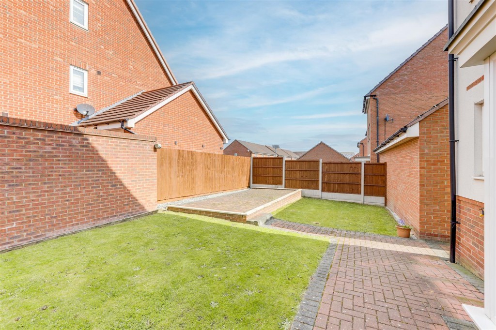Mandeville Close, Hucknall, Nottinghamshire, NG15 8HQ