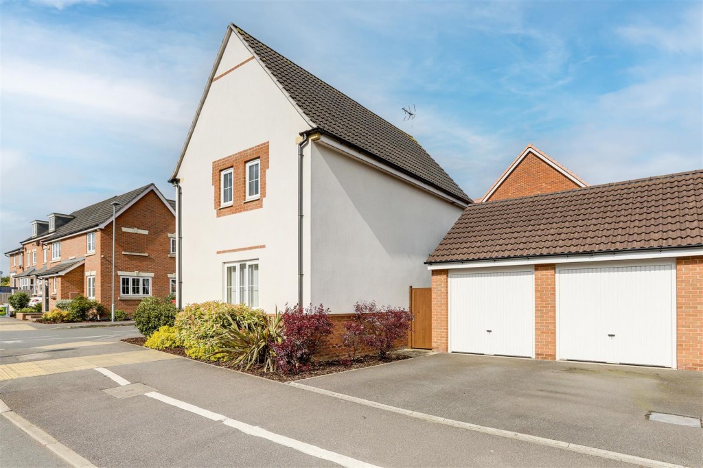 Mandeville Close, Hucknall, Nottinghamshire, NG15 8HQ
