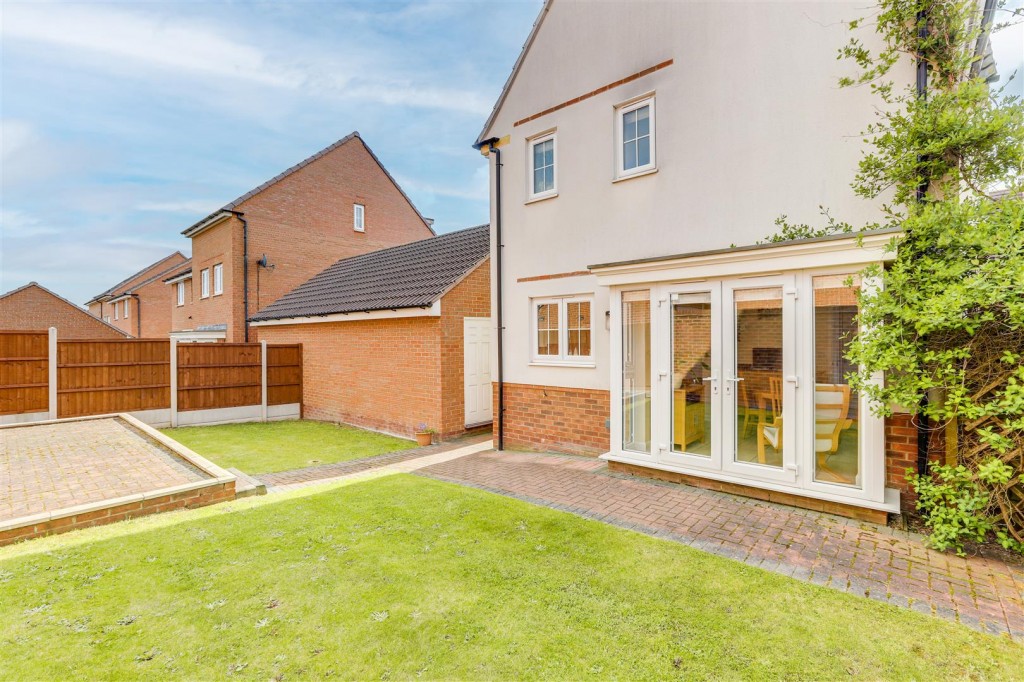 Mandeville Close, Hucknall, Nottinghamshire, NG15 8HQ