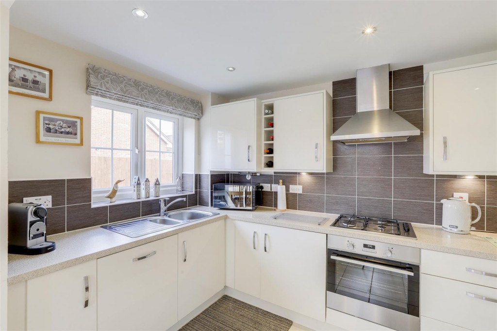 Mandeville Close, Hucknall, Nottinghamshire, NG15 8HQ