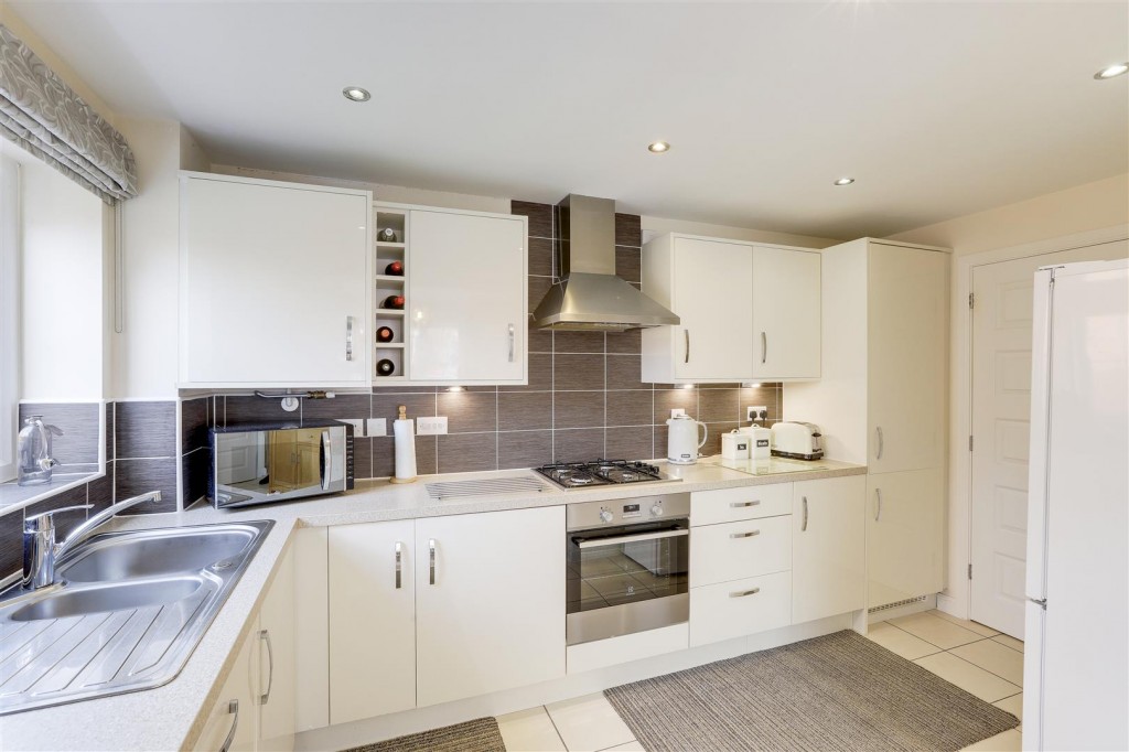 Mandeville Close, Hucknall, Nottinghamshire, NG15 8HQ