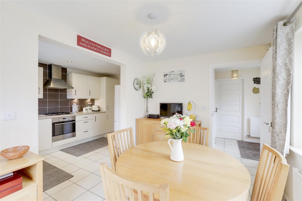 Mandeville Close, Hucknall, Nottinghamshire, NG15 8HQ