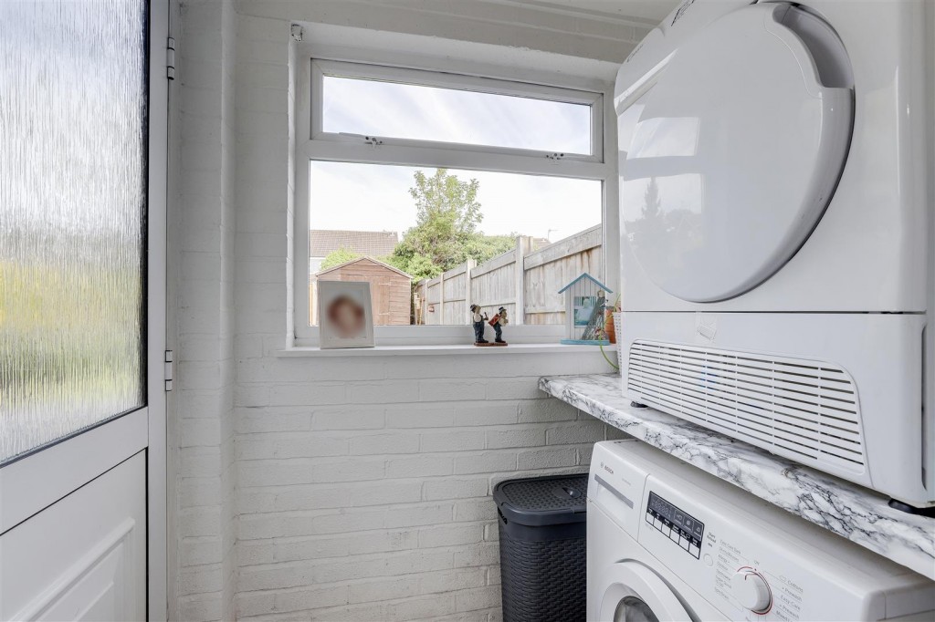 Peakdale Close, Long Eaton, Nottingham, NG10 3PH
