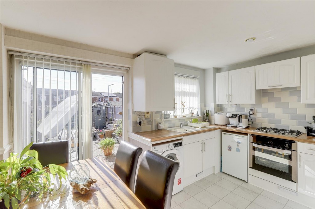 Polperro Way, Hucknall, Nottinghamshire, NG15 6JX