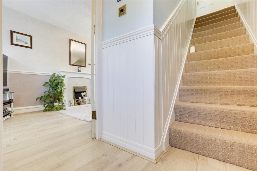 Polperro Way, Hucknall, Nottinghamshire, NG15 6JX