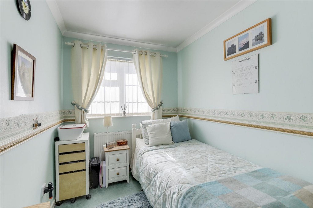 Polperro Way, Hucknall, Nottinghamshire, NG15 6JX